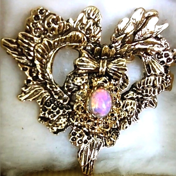 Antique Gold Ribbon Heart w/ Opal - Picture 4 of 12